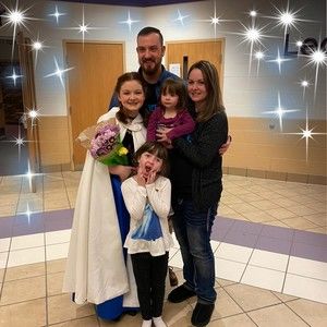 Meet your Posher, Hollie